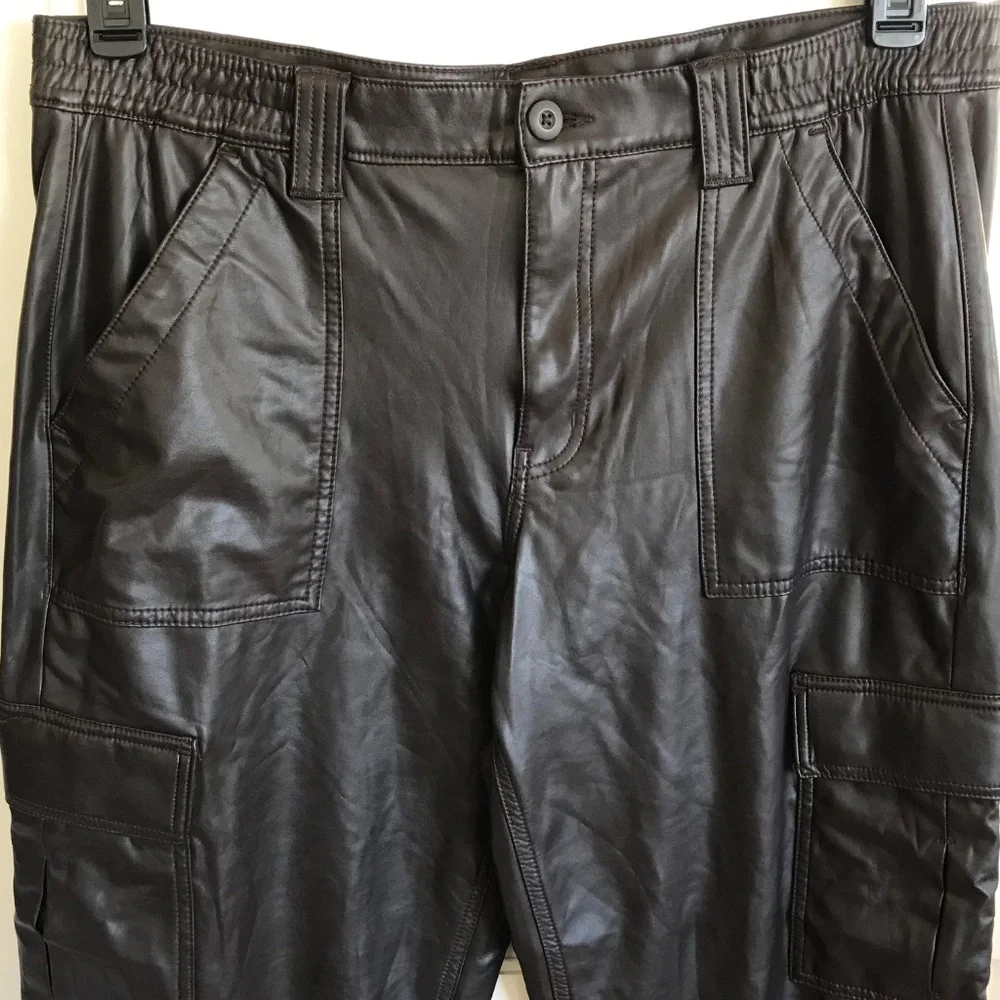 AMERICAN EAGLE Vegan Leather Stretch Cargo Pants Brown Women’s Plus Size 18
